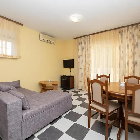 Apartmán Awesome In Okrug Gornji Trogir